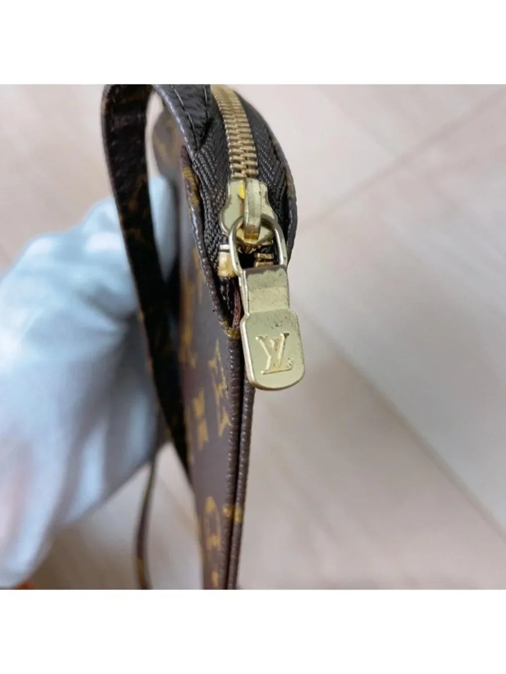 Louis Vuitton Monogram Pochette Cles